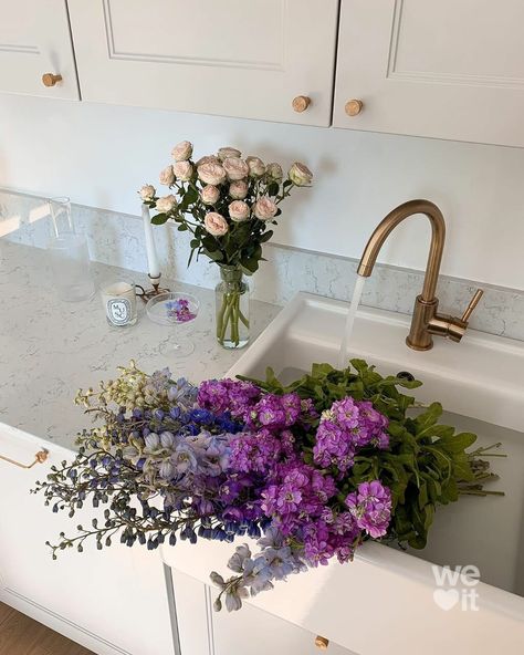 Flowers In Kitchen, Flower Therapy, Deco Floral, In Kitchen, Flower Lover, Flower Child, Love Flowers, My Flower, Pink Aesthetic