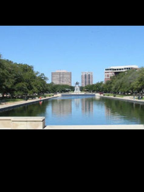 Herman Park reflecting pond in Houston Hermann Park, Reflecting Pool, Picnic Spot, Traveling The World, Space City, Galveston, Photo Location, Luxury Brands, City Guide