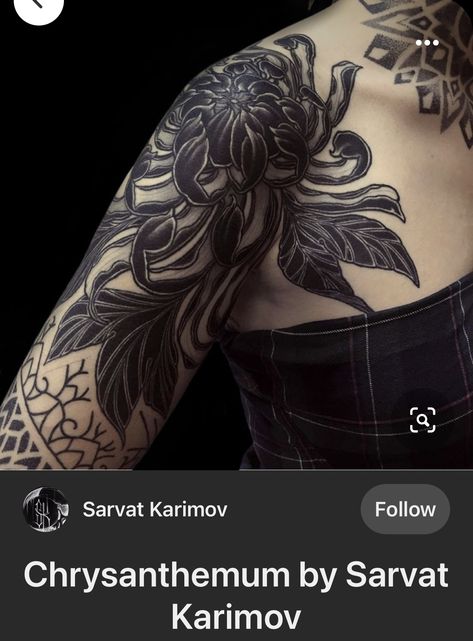 Solid Black Tattoo Designs, Shoulder Tattoo Cover Up, Dark Shoulder Tattoo, Illustrative Blackwork Tattoo, Black Leaf Tattoo, Upper Arm Floral Tattoo, Black Work Flower Tattoo, Black And White Tattoo Ideas, Cover Up Tattoo Frauen