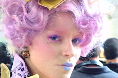 Hunger Games Makeup, Hunger Games Effie, Bubblegum Goth, Capitol Couture, Hunger Games Fashion, Effie Trinket, Avant Garde Hair, Hunger Games Movies, Hunger Games 3