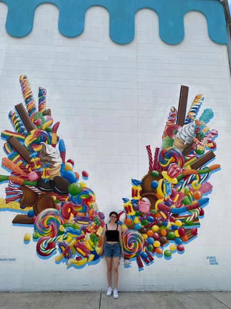 Ice Cream Mural Street Art, Candy Mural, Bakery Mural, Ice Cream Mural, Candy Wall, Experiential Graphic Design, Ice Candy, Ice Cream Business, Instagram Wall