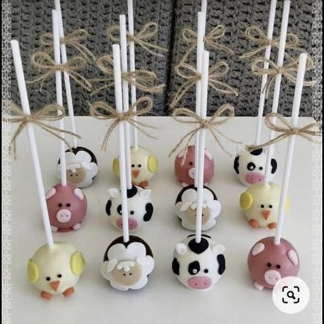 Farm Animal Dessert Table, Granja De Zenon Party Ideas, Farm Cake Pops, Animal Birthday Cake, Farm Birthday Party Ideas, Barn Birthday Party, Farm Birthday Cakes, Cow Birthday Parties, Farm Themed Party