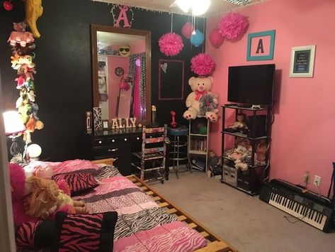 Hot Pink Zebra Room, Y2k Rooms, Pink Zebra Rooms, Mcbling Room, Zebra Print Bedroom, Hot Pink Room, Mcbling Aesthetic, Bedroom Sets Furniture Queen, 2000s Room