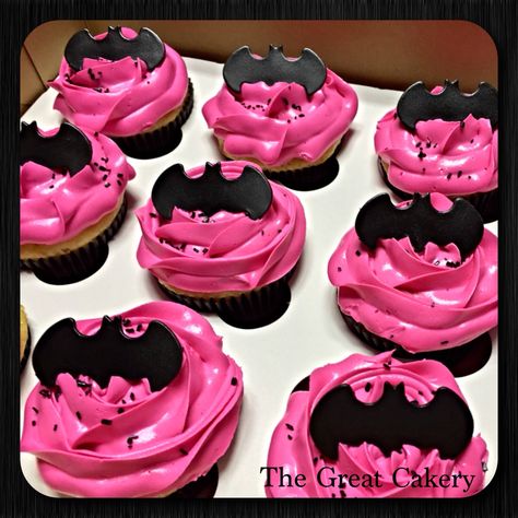 Batgirl cupcakes :)                                                       … Pink Batman Party, Batgirl Party Ideas, Batgirl Cupcakes, Batgirl Birthday Party, Batgirl Cake, Batgirl Party, Batman Girl, Halloween 1st Birthdays, Superhero Girl