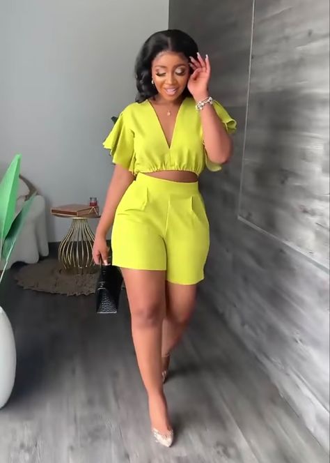 Two Piece Shorts, Two Piece Shorts Set, Set Video, Chic Dress Classy, 2piece Outfits, Dinner Dress Classy, Butterfly Sleeve, Classy Dress Outfits, African Print Fashion Dresses