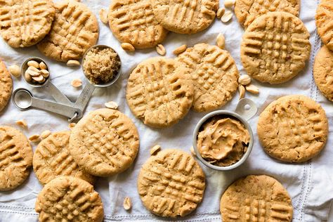 2 Ingredient Peanut Butter Cookies, Rice Crispie, Butter Blossoms, Cookies To Make, Keto Peanut Butter Cookies, Vegan Peanut Butter Cookies, Best Peanut Butter Cookies, Caviar Recipes, Classic Peanut Butter Cookies