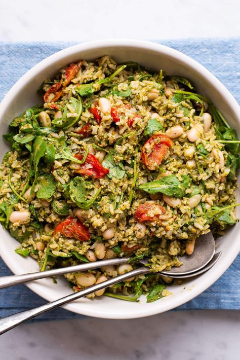 Summer Rice Salad with Tomatoes and Pesto | The New Baguette Summer Rice Salad, Summer Rice, Pesto Rice, Sauteed Tomatoes, Vegan Risotto, Salad With Tomatoes, Rice Salad Recipes, Italian Diet, Lazy Vegan