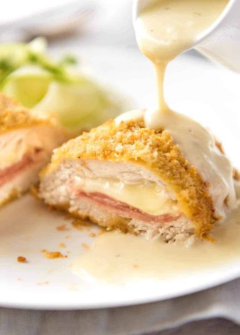 My EASY Chicken Cordon Bleu recipe. All the flavour, all the crunch, healthier and far easier! Served with an incredible Dijon cream sauce. Poulet Tikka Masala, Dijon Cream Sauce, Easy Chicken Cordon Bleu, Resep Steak, Cordon Bleu Recipe, Chicken Cordon Bleu Recipe, Monte Cristo Sandwich, Chicken Ham, Doner Kebab