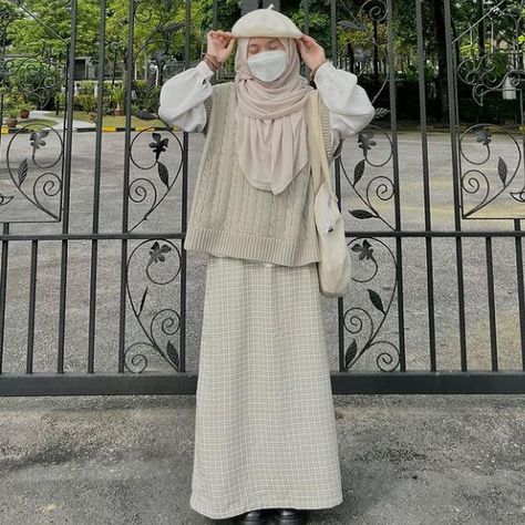 Outfit Muslimah Aesthetic, Hijabi Dress Outfits, Aesthetic Muslim Outfits, Outfit Muslim, Muslimah Fashion Casual, Rok Outfit, Muslimah Outfit, Hijab Look, Muslim Fashion Hijab Outfits