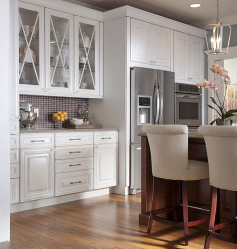 Let your cabinets make a statement. Lowes Kitchen, Cabinets Doors, Glass Front Cabinets, Kitchen Counter Decor, Carpet Bathroom, Shop Kitchen, Diy And Home Improvement, Doors And Hardware, Updating House