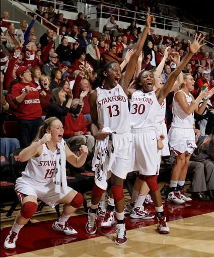 Lindy, Nneka and Chiney cheer on the Stanford Women's Basketball Stanford Basketball, Stanford Womens Basketball, Women's Basketball, Stanford University, Wnba, Womens Basketball, Life Style, Sport Fitness, Basketball Court