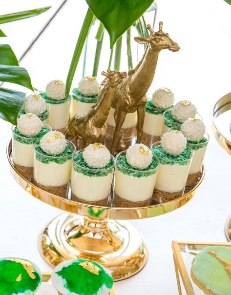 Safari Dessert Ideas, Safari Desserts, Zoo Birthday Party Food, Safari Baby Shower Boy, Boys First Birthday Cake, Jungle Theme Birthday Party, Zoo Birthday Party, Lion King Baby Shower, Wild Birthday Party