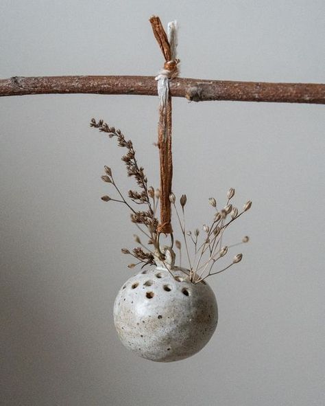 Ikebana Christmas, Simple Ceramics, Long Lunch, Clay Christmas Decorations, Ceramic Christmas Decorations, Pre Christmas, Ceramic Christmas Trees, Pottery Classes, Ceramics Ideas Pottery