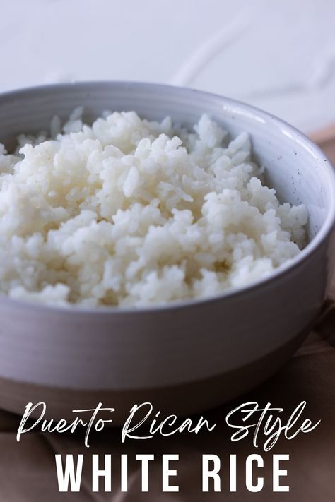 This White Rice is made in a Puerto Rican Style. It is very easy to make and perfect to make a big batch and save the rest to meal prep. Perfect White Rice, Fluffy White Rice, Puerto Rican Style, White Rice Recipes, Rice On The Stove, Latin American Recipes, Boricua Recipes, Perfect Rice, Meatless Main Dishes