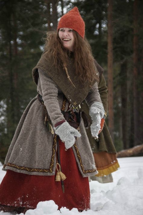 Norse Clothing, Moda Medieval, Viking Garb, Aged Clothing, Lovely Pic, Medieval Garb, Viking Reenactment, Viking Dress, Viking Costume