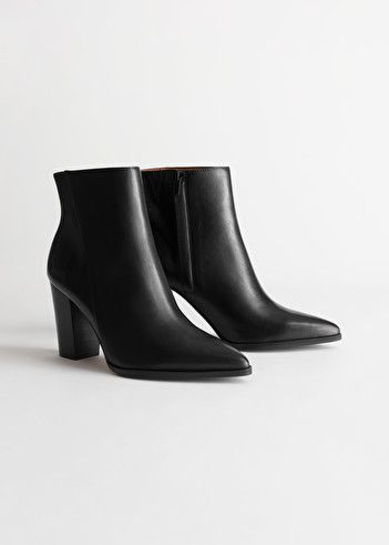 Square Toe Leather Boots, Pointed Ankle Boots, Michael Kors Boots, Chic Leather, Black Heel Boots, Black Chelsea Boots, Leather Chelsea Boots, Black Leather Boots, Heeled Ankle Boots