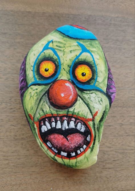 Scary Painted Rocks, Zombie Rock Painting, Scary Clown Face, Scarecrow Painting, Monster Rocks, Vintage Halloween Art, Painted Rock Animals, Rainy Day Crafts, Halloween Rocks