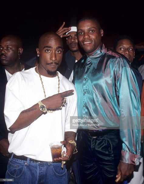 Tupac Shakur and Carl Lewis Tupac Makaveli, Carl Lewis, Black Heroes, Tupac Pictures, Jada Pinkett, Mtv Awards, Music Rap, 90s Hip Hop Fashion, Real Hip Hop