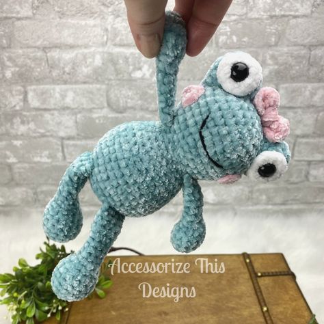 Crochet Door Stopper Free Pattern, Squishy Animals, Crocheted Plushies, Worry Pet, Frog Crochet Pattern, Amigurumi Frog, Keychain Patterns, Frog Crochet, Crochet Toys Free Patterns