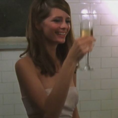 marissa cooper icon profile picture aesthetic the oc Marissa The Oc, Marissa Cooper Aesthetic, The Oc Marissa, The Oc Marissa Cooper Outfits, The Oc Aesthetic, Marissa Cooper Hair Season 3, The Oc Fashion Marissa Cooper, Marissa Cooper, Devon Aoki