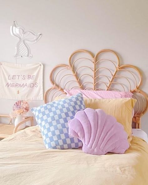 imani collective on Instagram: "🧜‍♀️ In denial that it’s already August 😜 Holding tight onto all the summer vibes. ☀️🐚 Shop our mermaid banner in our banner collection - link in our bio! 📷 @foreshorefolk #mermaid #letsbemermaids #girlsroom #girlsroomdecor #kidsroom #kidsroomdecor #kidsdecor #coastaldecor #coastalhome" Boho Mermaid Bedroom, Mermaid Banner, Ocean Themed Rooms, Boho Mermaid, Mermaid Bedding, Ocean Room, Mermaid Bedroom, Toddler Bedroom Girl, Mermaid Room