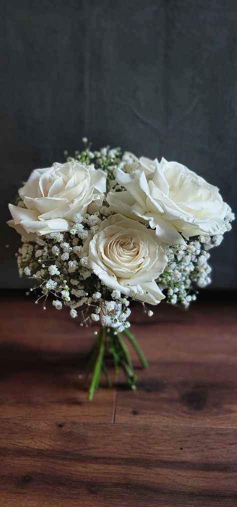 Baby's breath and roses. Bridesmaids bouquet. White Toss Bouquet, Simple White And Green Bridesmaid Bouquet, Bridal Roses Bouquet, Bridemaids Flowers Bouquet White, Classic Bridesmaid Bouquet, Jr Bridesmaid Bouquet, White Roses And Babysbreath Bouquet, Baby S Breath Bouquet, Mini Bouquet Bridesmaid