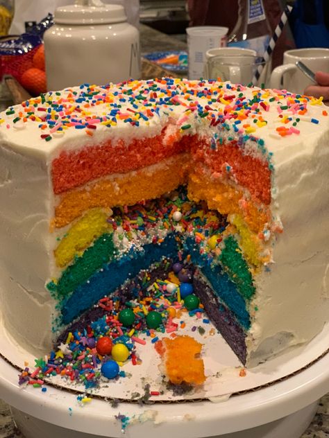 Rainbow Chocolate Cake, Rainbow Cake Aesthetic, Cart Design, Food Cart Design, Rainbow Food, Yummy Comfort Food, Pretty Birthday Cakes, Food Cart, Cute Desserts