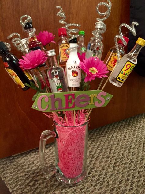 Booze Bouquet...Perfect for a raffle prize, birthday gift, or bachelorette party! Can be customized by color and type of alcohol/other items. Christmas Party Prizes, Booze Bouquet, Alcohol Bouquet, Liquor Gift Baskets, Liquor Bouquet, Liquor Gifts, Raffle Basket, Prize Gifts, Auction Baskets