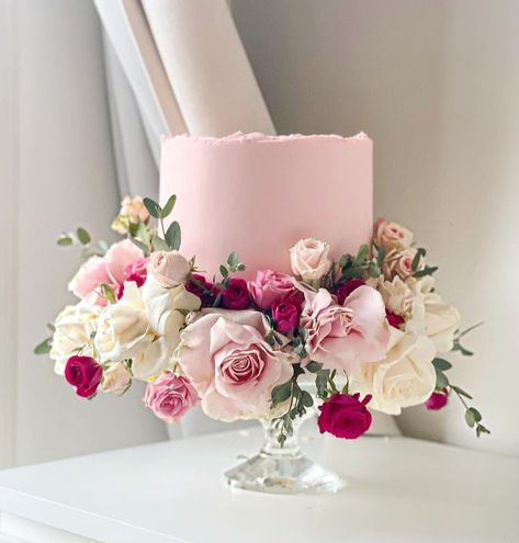 Pink Wedding Cakes, Wedding Cake Roses, Elegant Birthday Cakes, Fresh Flower Cake, Floral Wedding Cake, Pink Wedding Cake, Bride Magazine, Pretty Birthday Cakes, Tiered Wedding Cake