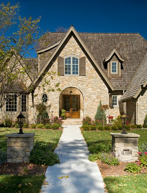 Stonewood; limestone Hedberg; SW 3532 Hill Country paint; SW 7032 Warm Stone trim; SW7027 Well Bred Brown shutters Driveway Entrance, Stone Lamp, Pillar Design, Driveway Landscaping, Stone Columns, Post Lighting, Exterior Home, Traditional Exterior, Beach Cottage Decor