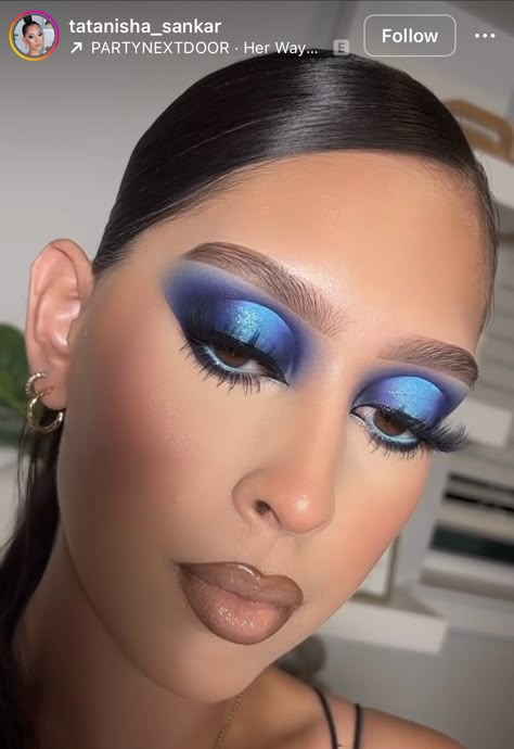 Halo Eyeshadow Looks, Blue Baddie Aesthetic, Colorful Cut Crease, Blue Cut Crease, Flawless Face Makeup, Chocolate Girl, Blue Makeup Looks, Show Makeup, Makeup Icons