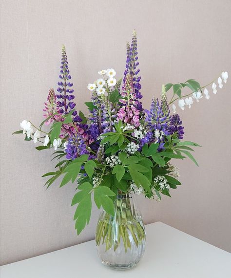 Lupine Wedding Decor, Lupin Bouquet, Thistle Bouquet, Lupine Flowers, Memorial Flowers, Fresh Flowers Arrangements, Flower Bouquets, Floral Garden, Sky Aesthetic