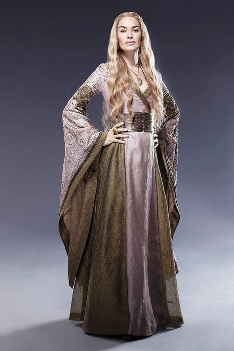 Game Of Thrones Cersei Lannister Game Of Thrones Dresses, Game Of Thrones Cersei, Game Of Thrones Dress, Got Costumes, Game Of Thrones Costumes, Lena Headey, Cersei Lannister, Gra O Tron, Game Costumes