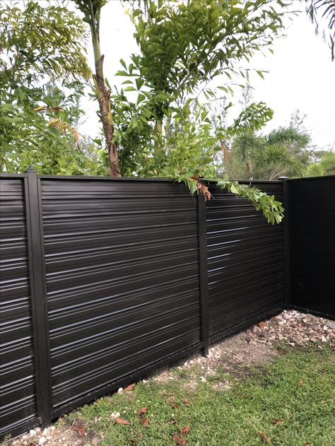 Durafence Black Sheet Metal Fence, Private Fence Ideas Backyards, Private Fence Ideas, Backyard Privacy Fence, Wood Fence Ideas, Decorative Fence Panels, Diy Backyard Fence, Metal Garden Gates, Metal Fence Panels