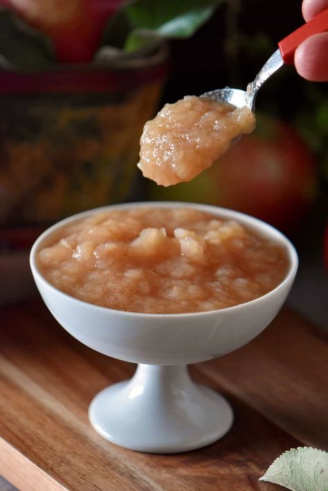 Discover how to make delicious unsweetened crockpot applesauce using fresh apples and no added sugar! This simple step-by-step guide shows you the best way to create a healthy applesauce that’s perfect for fall. Whether you prefer it chunky or smooth, this easy homemade applesauce recipe is a delightful treat for kids and adults alike. Enjoy it warm or chilled as a wholesome snack or dessert. Click to learn how to make this tasty applesauce today! #Applesauce Crockpot Applesauce Recipe, Easy Homemade Applesauce, Healthy Applesauce, Chunky Applesauce, Applesauce Recipes, Homemade Applesauce Recipe, Granola Bar Recipe Chewy, Homemade Applesauce Recipes, Slow Cooker Applesauce