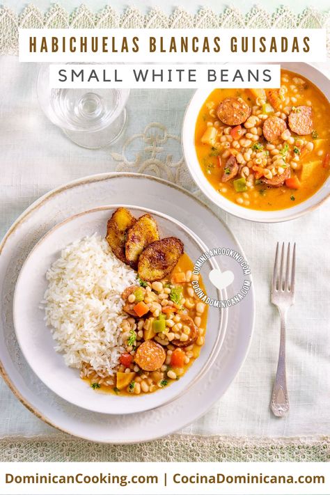 Learn how to make habichuelas blancas guisadas, a flavorful stew-like dish of stewed small white beans, vegetables, spices and load of flavor. We can have beans on our table nearly every day of the week for lunch, and habichuelas guisadas is one of our favorite bean lunch recipes. Bean Lunch Recipes, Vegetarian Goulash, White Beans Recipe, Dominicano Recipes, Habichuelas Guisadas, Cannellini Bean Salad, Easy Vegan Soup, Vegan Cashew Cheese, Slow Cooker Beans