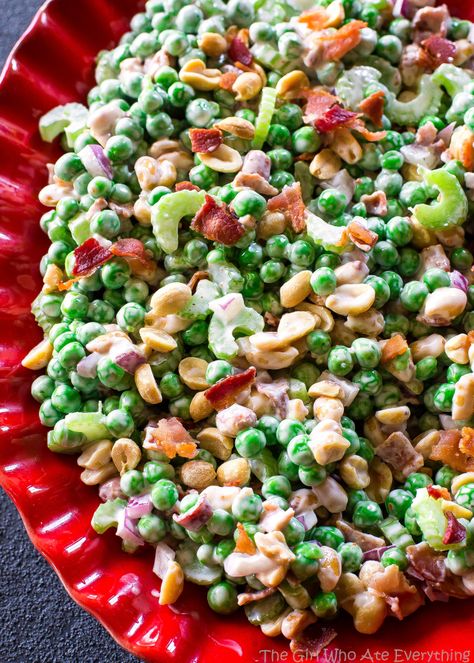 Crunchy Pea Salad - I know it sounds weird but trust me, it's good! Peas. nuts, bacon, celery...all for a refreshing salad. the-girl-who-ate-everything.com Crunchy Pea Salad, Pea Salad Recipes, Salad Kale, The Girl Who Ate Everything, Resep Salad, Salad Pasta, Pea Salad, Salad Ideas, Refreshing Salad