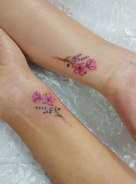 Maching Tattoos, Cute Matching Tattoos, Flower Wrist Tattoos, Mom Tattoo, Tattoos For Women Flowers, Mother Tattoos, Healing Tattoo, Sunflower Tattoos, Anniversary Photoshoot