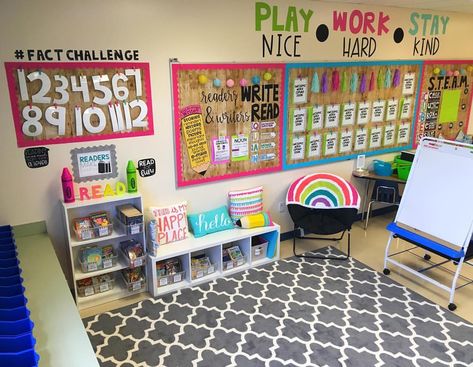 My favorite corner of my classroom 💕🌈📚✏️ 1st Grade Reading Corner, Reading Corner Kindergarten, Corner Classroom Ideas, Class Reading Corner, Teacher Corner Ideas Classroom, Cool Down Corner, Kindergarten Reading Corner, Classroom Setup Elementary, 2024 Classroom