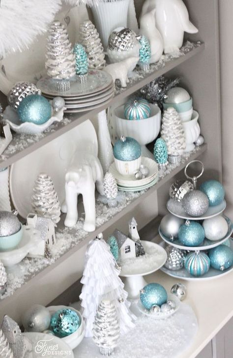 25 aqua, silver and white Christmas decor - DigsDigs White And Blue Christmas, Christmas Hutch, Blue Christmas Decorations, Aqua Christmas, Teal Christmas, Turquoise Christmas, Christmas Table Setting, Blue Christmas Decor, Silver Christmas Decorations