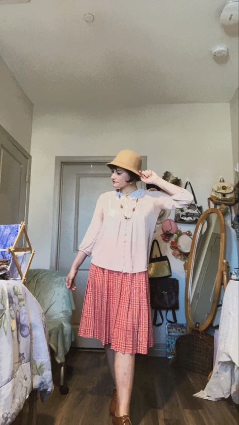 1920s Clothing Women, 1920 Casual Fashion, 1920s Inspired Outfit Casual, 1920s Working Women, 1920s Outfit Ideas Casual, 1920s Casual Fashion, Modern 1920s Fashion, Casual 1920s Outfit, 1920s Fashion Casual