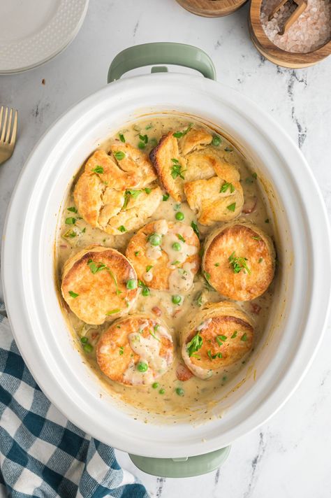 Chicken Pot Pie Slow Cooker Crockpot, Crock Pot Chicken Pot Pie Recipes, Slow Cooker Pot Pie Chicken, Slow Cooker Chicken Pie, Slow Cooker Chicken And Biscuits, Crock Pot Chicken Pot Pie With Biscuits, Chicken Pot Pie Crockpot Recipes, Slow Cooker Chicken Pot Pie Recipe, Chicken Pot Pie Recipe Crockpot