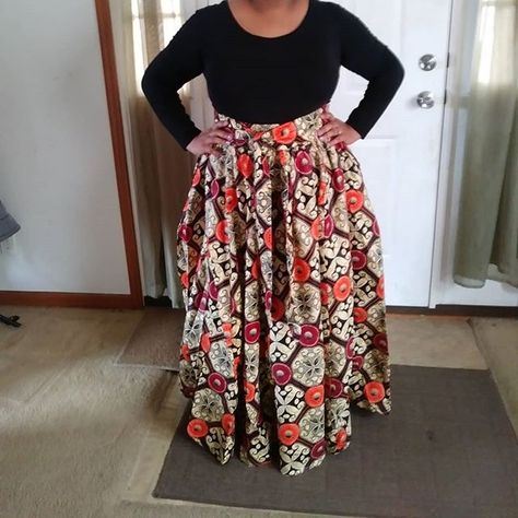 Got Hips? Listen, this skirt accentuates the hips. Just gorgeous for the Curvy Diva! Shop African Attire Dresses, Dress Attire, African Attire, Floral Skirt, Diva, Maxi Skirt, Plus Size, Skirt, Dresses