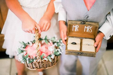 11 Sweet Ideas For Spring Flower Girls - weddingsonline Ring Girl Wedding, Girl Ring Bearer Ideas, Flower Girl And Ring Bearer Ideas, Ring Bearer Box Ideas, Country Flower Girl Basket, Flower Girl Basket Ideas, Ring Bearer Ideas, Country Flower Girls, Flower Girl Ring Bearer