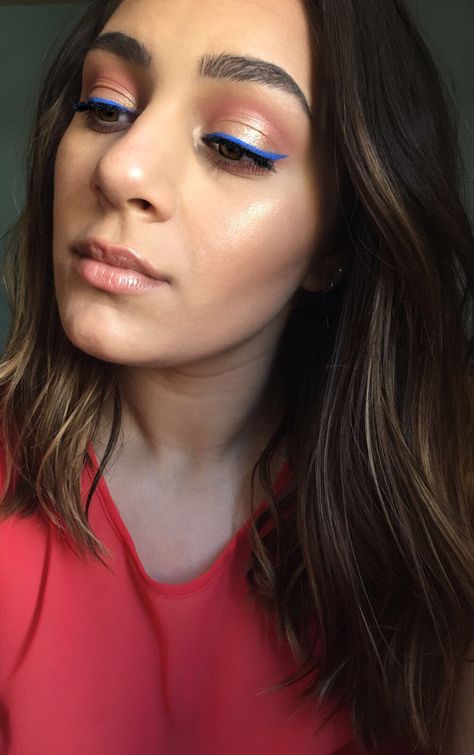 Wet N Wild liquid eyeliner in the shade Voltage Blue & L'Oreal Infallible eyeshadow in the shade Amber Rush #makeup Blue Liquid Eyeliner, Eyeliner For Almond Eyes, Eyeliner Shapes, Beauty Careers, How To Do Eyeliner, Eyeliner For Beginners, Simple Eyeliner, Perfect Eyeliner, Eye Liner Tricks