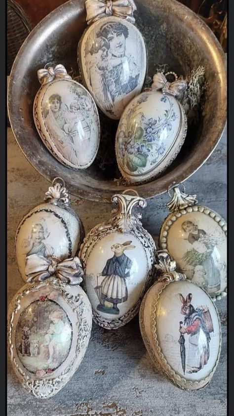 Easter Egg Decoupage, Decoupage Eggs, Easter Egg Moulds, Easter Egg Art, Egg Shell Art, Easter Craft Decorations, Craft Decorations, Easter Egg Designs, Easter Egg Crafts