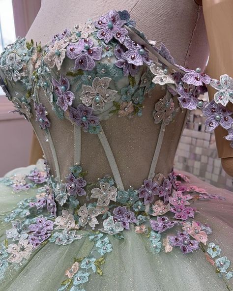 Sage Green And Purple Quince Dress, Enchanted Forest Sweet 16 Dresses, Green And Purple Quinceanera Dresses, Enchanted Forest Dresses, Enchanted Forest Quince Dress, Quinceanera Rapunzel, Enchanted Forest Outfit, Enchanted Forest Dress, Purple Quince Dress