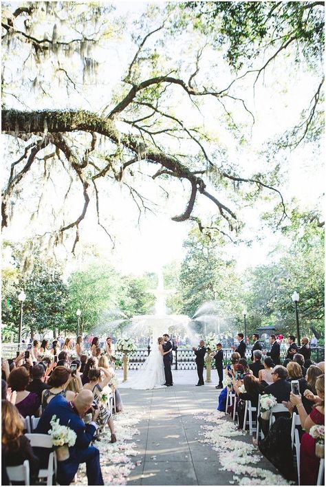 Latino Couple, Park Fountain, Italian Wedding Venues, Athens Wedding, Getting Married In Italy, Barn Wedding Photography, Forsyth Park, Engagement Season, Savannah Wedding