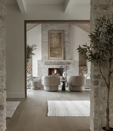 American Country House Interior, American Country House, Rustic Glam Decor, Luxury Ranch, Stone Floors, Farm Projects, Country House Interior, Rustic Glam, Luxury Retreats