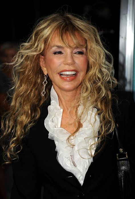 DIANE CANNON 2011- 75 in this picture.  I'm sure she's had alot of work done but still supercute... Diane Cannon, Chunky Bangs, Dyan Cannon, Ageing Gracefully, The Ides Of March, Celebrities Then And Now, Awesome Hair, Ageless Beauty, Aging Gracefully